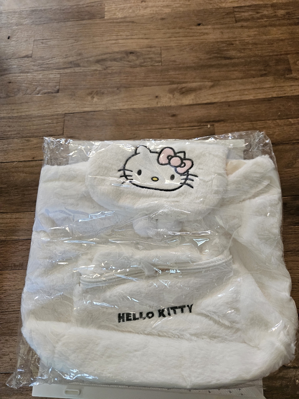 Hello Kitty White Plush Kids Bag with Pink Bow